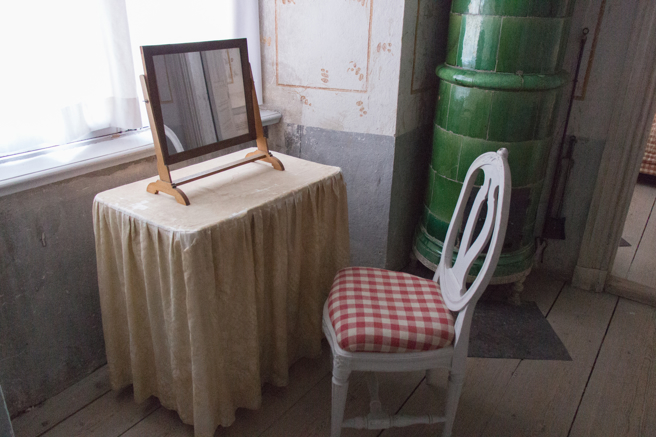 她想在新房自掏腰包买新的梳妆台，却遭婆家毁婚，网：「梳妆台救了妳一辈子 」。（示意图/Shutterstock提供）