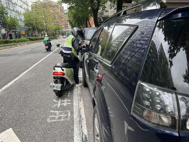 台北市超多車主停車後不愛繳費，每年約有263萬張停車單逾期未繳。（黃婉婷攝）