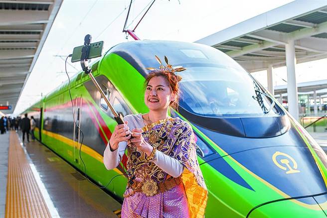 中寮铁路国际物流黄金大通道成效佳 5个月货运增5.5倍。（新华社）