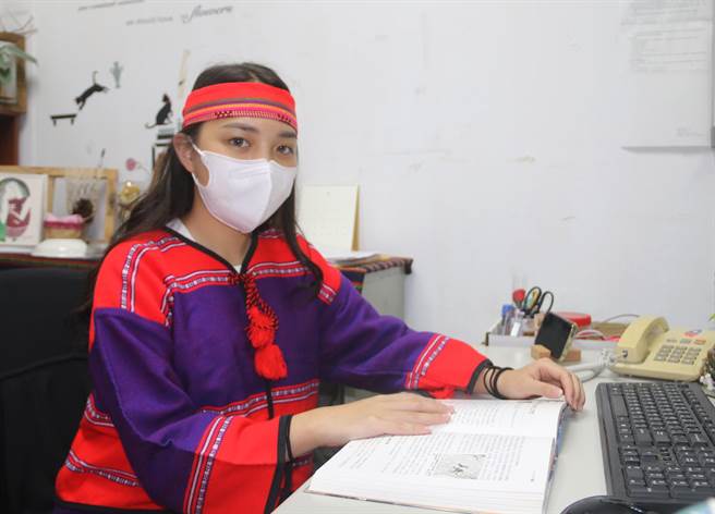 弘光科技大学五专护理科一年级学生纪巧恩，荣获赛德克族语德路固语系中级全国榜首殊荣。（陈世宗摄）