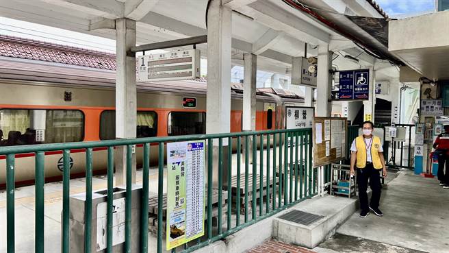 斥资逾1500万元的台南柳营火车站前转乘改善工程，4日举行开工典礼。（张毓翎摄）