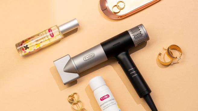 TYMO全新在台上市的HYPERSONIC「高效能负离子吹风机」，定价6280元。（TYMO提供）