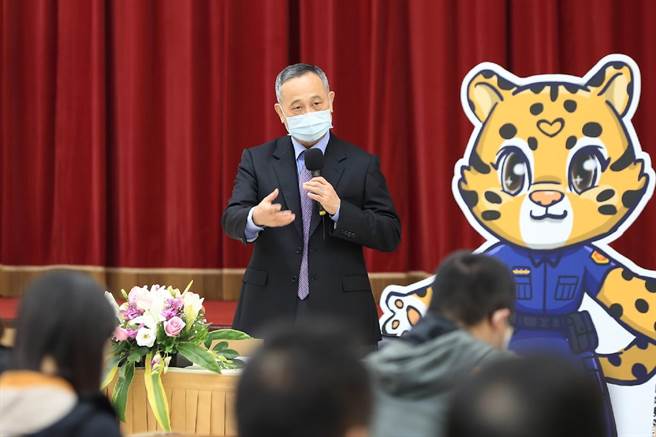 警政署长陈家钦今天上午快筛阳性，正等待PCR结果中。图为他之前主持署内跟骚法研习活动致词。（警政署提供）