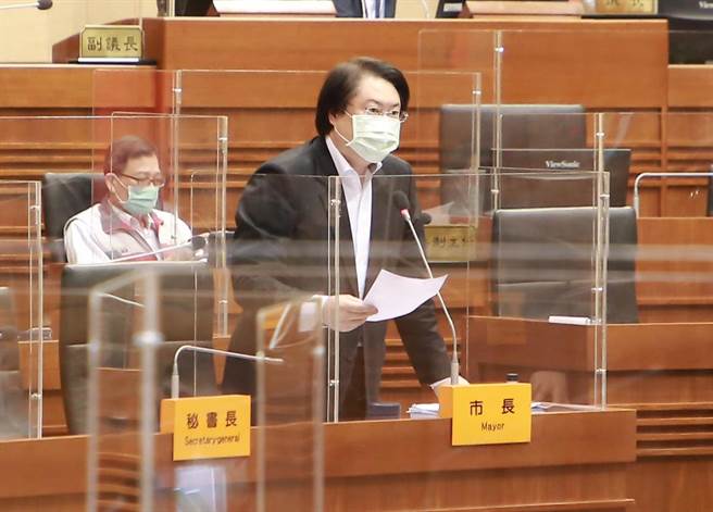 基隆市長林右昌表示，基隆最少要有5萬4900人染疫，才能達到與病毒共存。（基隆市政府提供／陳彩玲基隆傳真）