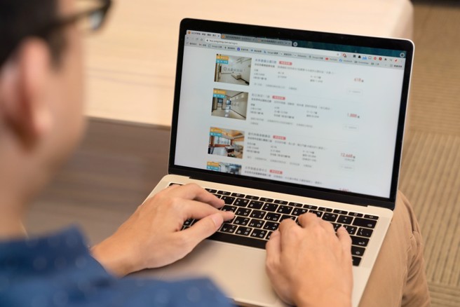 面对疫情永庆房屋早已准备好，透过实境找房、专人导览等方式持续服务有购售屋需求的客户。(图/永庆房屋提供)