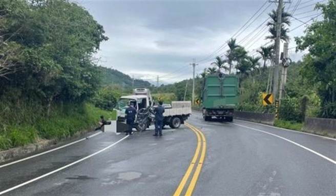 台東縣4日下午發生大小貨車對撞事故。（台東縣警局提供／蔡旻妤台東傳真）