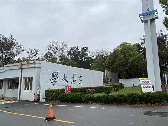 校方指出，為不讓確診生成人球，將實施留校照顧，校方人員提供全面的照顧服務。（張妍溱攝）