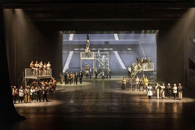 北艺中心4日举行记者会，开箱蓝盒子剧场和大剧院的「超级大剧院」。（北艺中心提供）