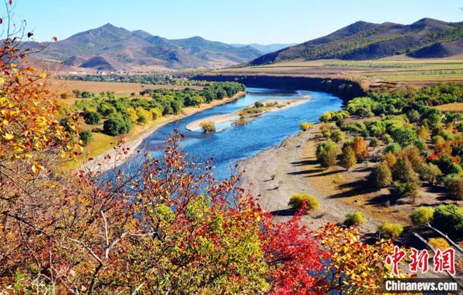 图为秋季淖尔河。（中新社）