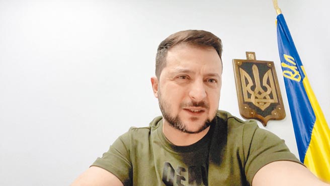 英國《泰晤士報》引述烏克蘭軍方消息人士指出，俄國已決定出兵烏克蘭西邊小國摩爾多瓦，進攻時間點可能在9日左右，拿下摩國後，等於在烏國西南邊新闢戰場，對抗烏克蘭。圖為烏克蘭總統澤倫斯基。（路透）
