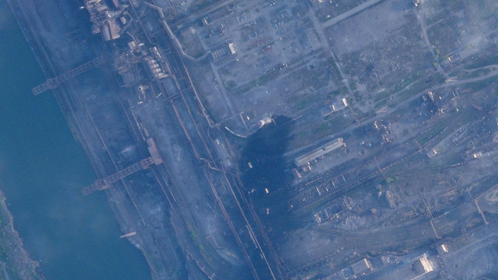 俄军攻入马立波亚速钢铁厂 爆激烈血战。（图／美联社）(photo:ChinaTimes)
