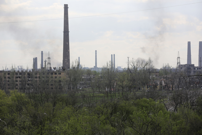 各方持续从亚速（Azovstal）钢铁厂救人（图/美联社）