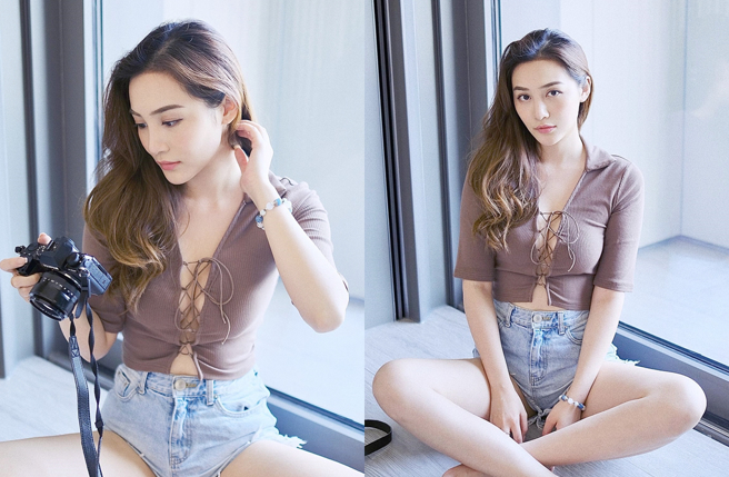 郭奕芯穿中空上衣。（圖／翻攝自ashinaaa IG）