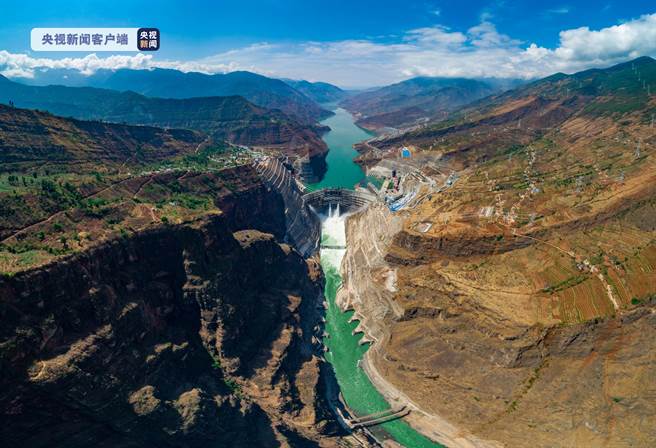 世界最大白鶴灘水電站今年累計發電量突破100億千瓦時。（央視新聞）