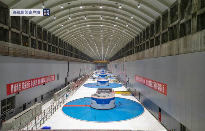 世界最大白鶴灘水電站今年累計發電量突破100億千瓦時。（央視新聞）