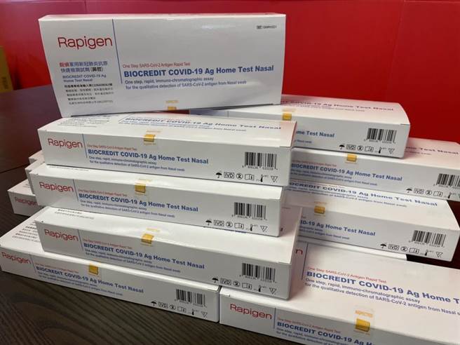 新北市议员蔡淑君今广发千支家用快筛试剂。（蔡淑君提供）