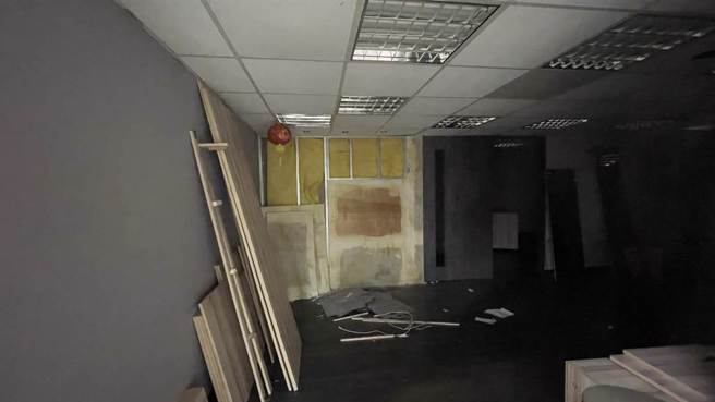 高登环球生医公司登记的地址在新北市三重，不过该公司早在一个月前就搬走，目前办公室人去楼空。（吕健豪摄）