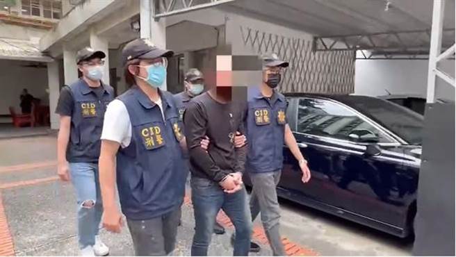 紀嫌與張嫌依槍砲彈藥刀械管制條例移送宜檢偵辦。（宜蘭縣警察局礁溪分局提供／吳佩蓉宜蘭傳真）