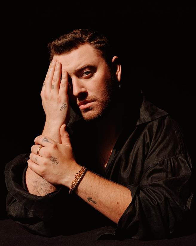 山姆史密斯带着暖心单曲〈Love Me More〉重回乐坛。（环球音乐提供）