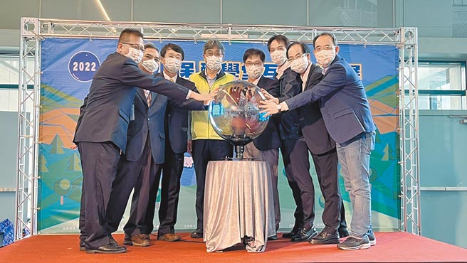 机智水保酷学堂互动巡迴展暨水土保持月活动启动。图／业者提供