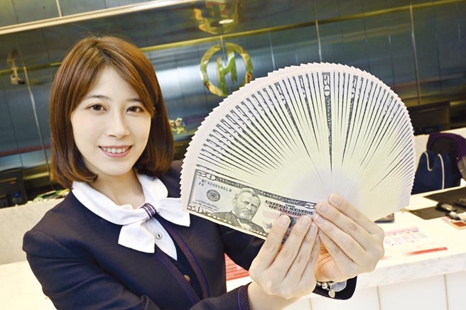 华南银行推出限时限量美元优利定存专案，最高享1年期年息1.35％。图／华南银行提供