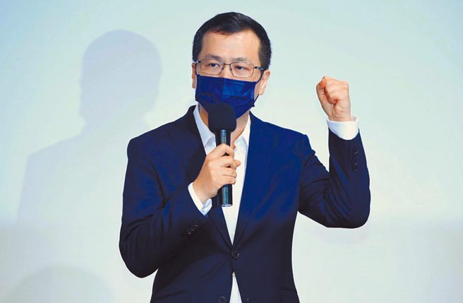 谢长廷两度因关西机场争议向罗智强提告求偿，均获法院判决败诉。(本报资料照片)