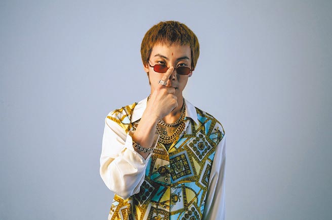 润少正忙着筹备演出，心情兴奋。 （宽宏艺术提供）