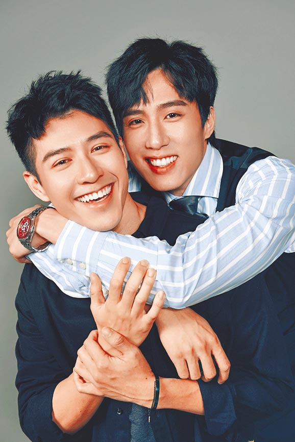 吴岳擎（左）、余晋首次搭挡演CP，第一次试戏就擦出火花。（结果娱乐提供）