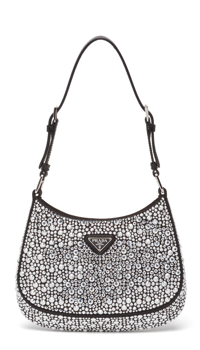 金泰梨同款，Prada Cleo水晶缀饰肩背包，11万元 。（Prada提供）