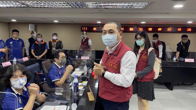 新北市长侯友宜对于中央昨天宣布将针对三类人实施快筛阳视同确诊，新北市长侯友宜表示能够再快最好。（吕健豪摄）