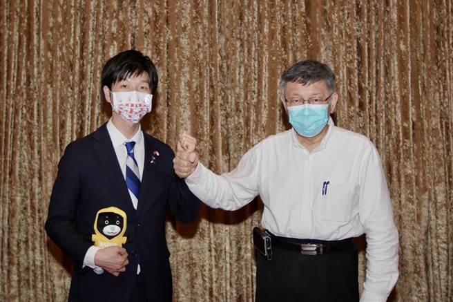 自民党青年局访团拜会台北市长柯文哲。（北市府提供／杨亚璇台北传真）