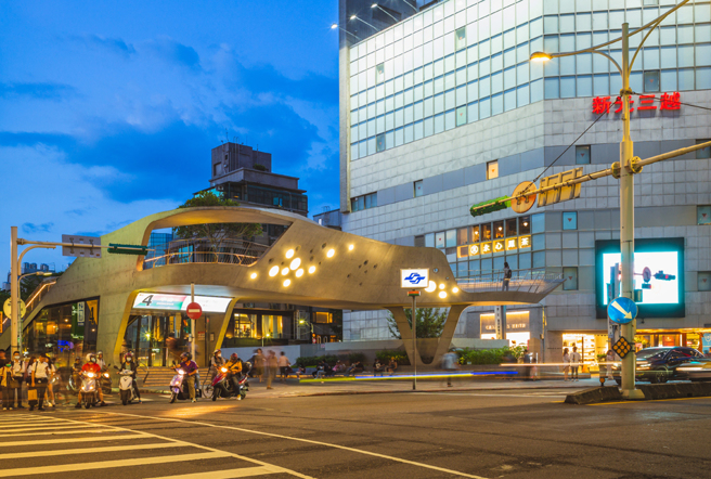 有网友好奇发问，台北捷运哪一站的正妹最多，钓出不少老司机。（示意图／达志影像）