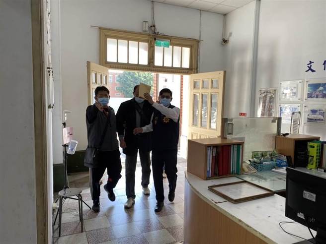 退休侯姓刑警涉1月在东石土地公庙发生的驳火案，检方今天侦查终结，对侯员求处无期徒刑。（本报资料照片）