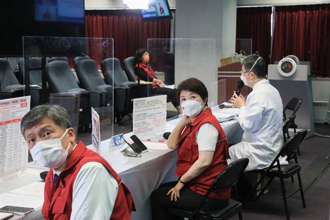 台中市6日本土个案新增1890例，市长卢秀燕将在下午3时防疫记者会说明。（台中市府提供／卢金足台中传真）