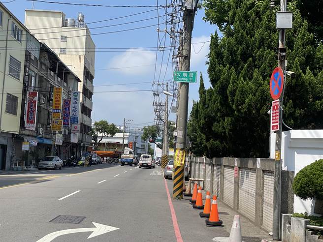 大明国小将增设通学步道，学生不必再与车争道，预计年底完工启用。（陈淑娥摄）