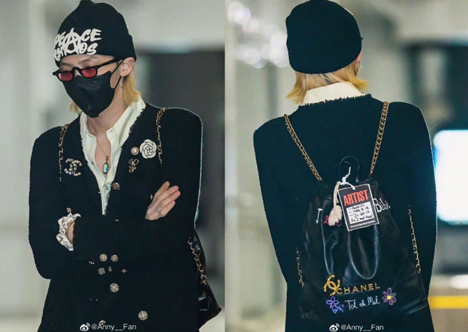 眼尖网友注意到，GD背的包包上有一个大大的「J」字母，直接被视为隔空放闪绯闻女友师妹Jennie，两人交往消息再度成为话题。(图/ 摘自微博)