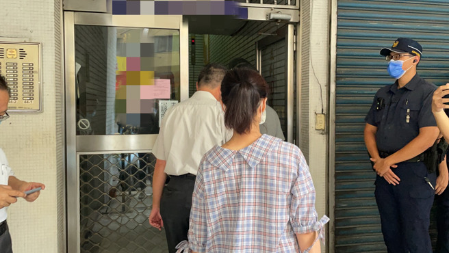 檢察官到場勘驗（洪靖宜攝）