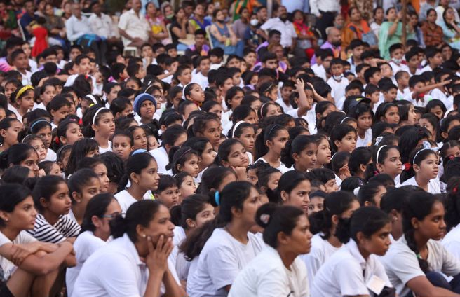 WHO發布的報告，估計印度超額死亡將近佔全球死亡人數的三分之一，比當局所說的數字高出近10倍。(圖/路透社) 