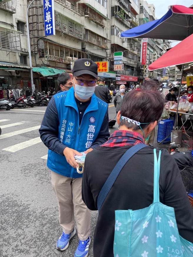 国民党台北市第四选区拟参选人高世俊抓紧时间勤走大同区，发文宣争取支持。（高世俊办公室提供／张芷瑜台北传真）