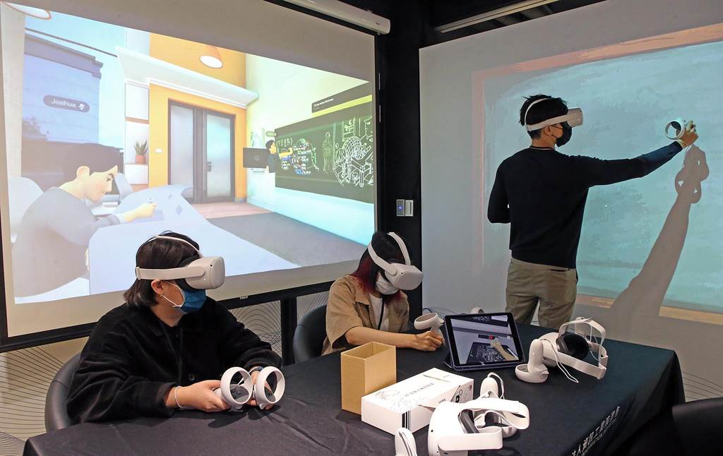 臉書母公司Meta6日宣布在台灣成立全亞洲第一座「元宇宙 XR Hub Taiwan」，展示多款AR與VR應用技術，進行虛實整合，讓人身歷其境。（趙雙傑攝）