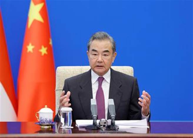 王毅：不管提出什么地区战略，宗旨都应是互利共赢，而不是零和博弈。（中国外交部网站）