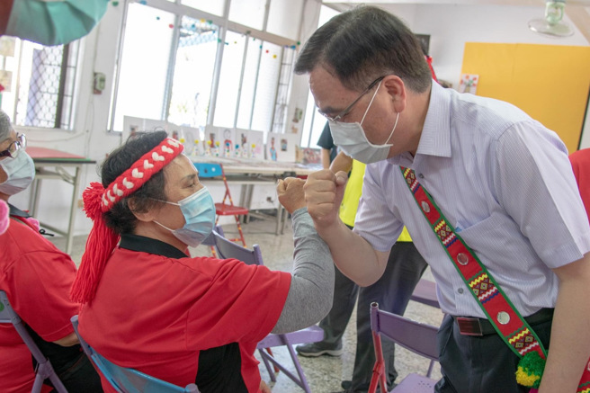 據統計，原民會在全台設置473處文化健康站、服務1萬4843名55歲以上長者。（報系資料照）