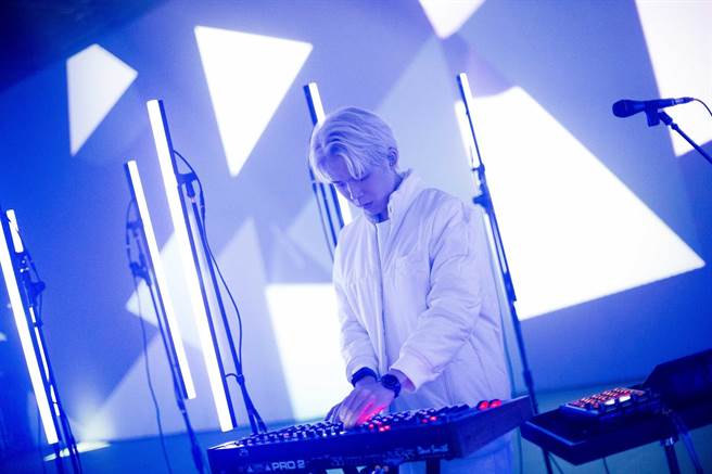 「眠脑」成军10周年举办LIVE展演。（黑市音乐提供）