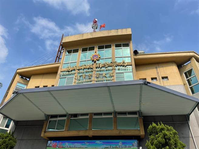 高雄市刑大提醒，诈骗集团用高额诱惑骗到帐户。（洪靖宜摄）