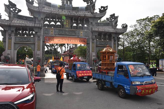 头份市永贞宫4月8妈祖巡庄遶境，7日一早正式展开。（谢明俊摄）