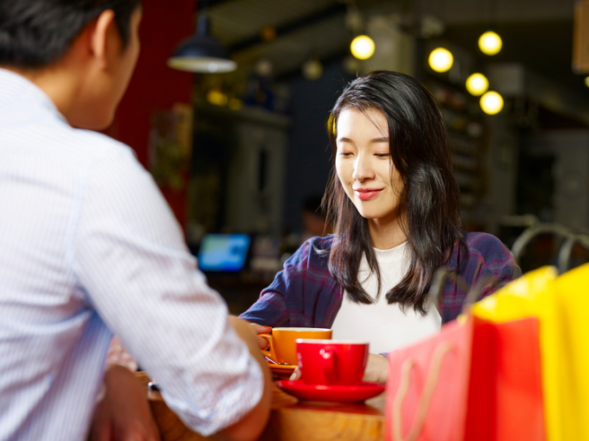 星座运势网站分析12星座是否会刁难追求者，双子的理由最恶劣。（示意图／shutterstock）