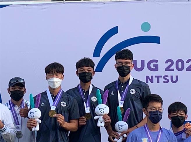 国立暨南国际大学射箭队在全国大专校院运动会拿到冠军，也是暨大校史第一面全大运射箭金牌。（国立暨南国际大学提供／卢金足南投传真）
