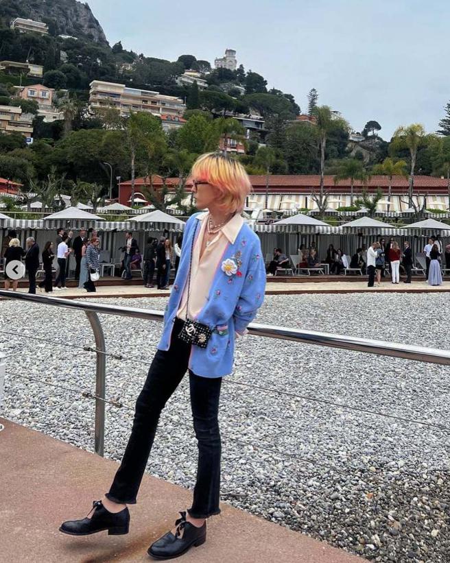 GD近期出席香奈儿大秀，一连发布多张贴文，可见其好心情。（摘自GD IG）