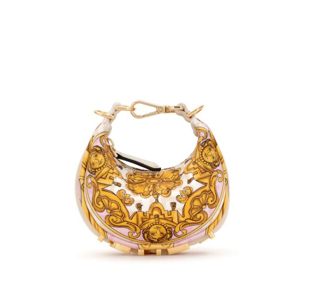 FENDI FENDACE膠囊系列 Nano Fendigraphy ，3萬8500元。（FENDI提供）