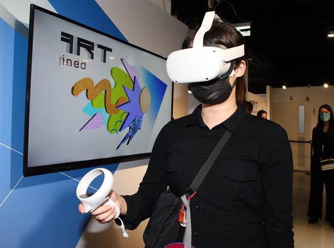 脸书母公司Meta6日宣布在台湾成立全亚洲第一座「元宇宙 XR Hub Taiwan」，展示多款AR与VR应用技术，进行虚实整合，让人身歷其境。（赵双杰摄）